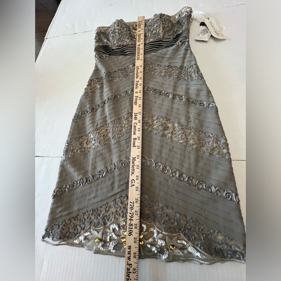 SUE WONG NOCTURNE STRAPLESS BEADED DRESS. SIZE 8.  PLATNIUM GOLD - Picture 12 of 14